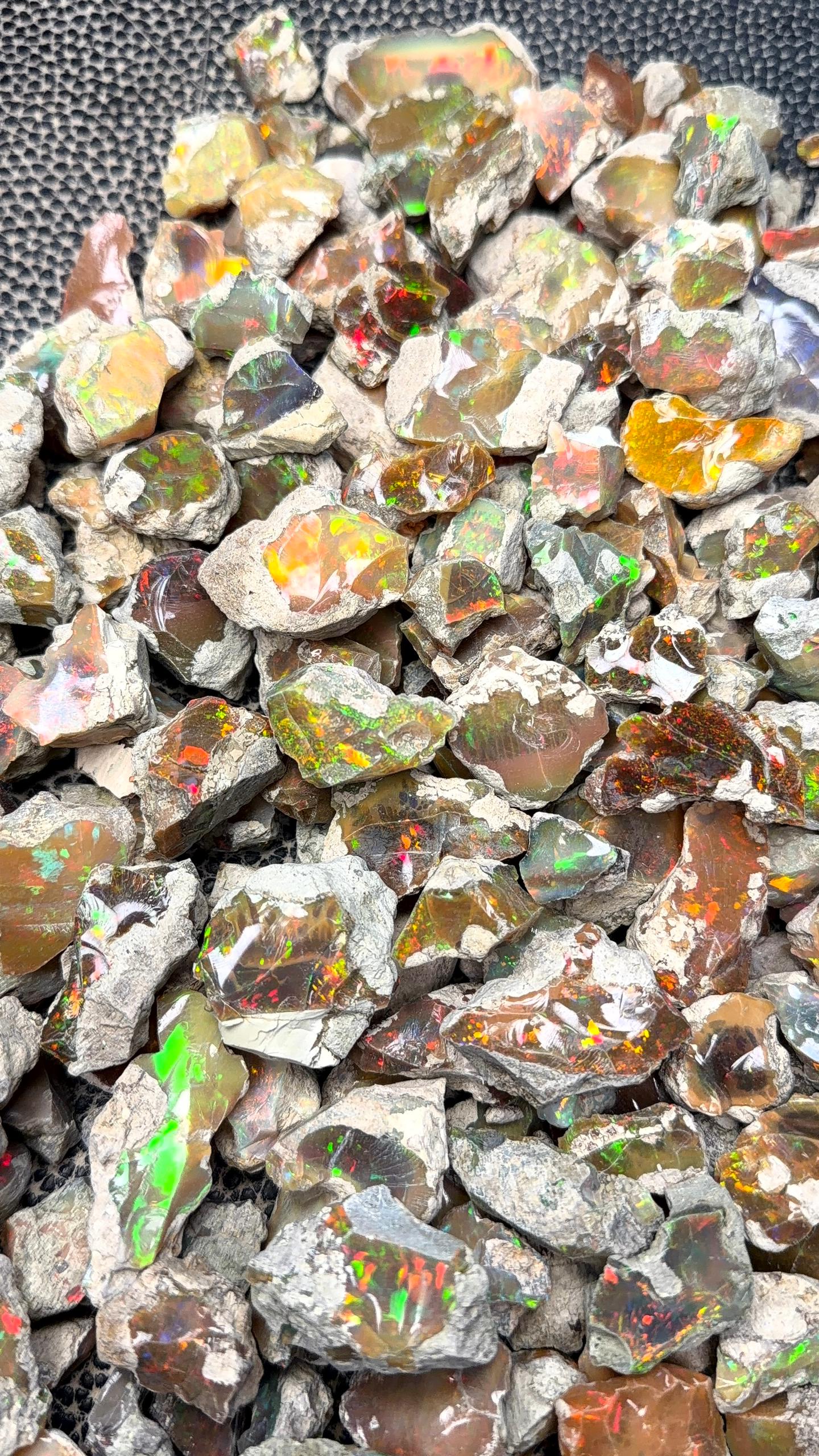Rough Opal (un cutted)